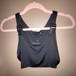 PRETTY LITTLE THING Crop Top